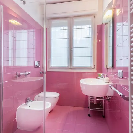 Lux Near Policlinico * Modena